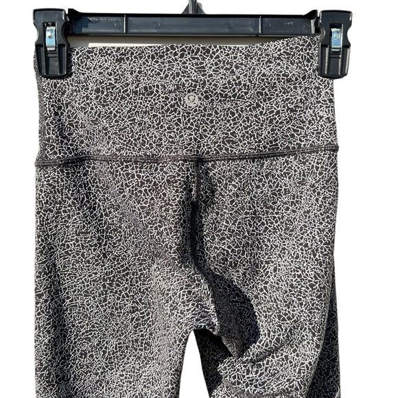 Lululemon Wunder Under Hi-Rise 1/2 Tight 17"
Luon Crackle Jaquard Black pants 4 - Picture 7 of 7
